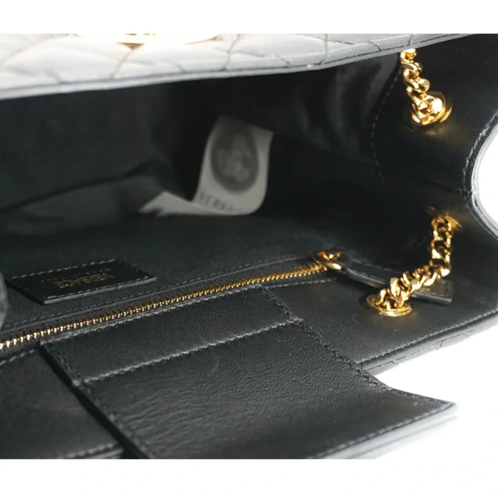 💕Host Pick💕 Versace Nappa Leather Medusa Tote Handbag - Picture 3 of 10